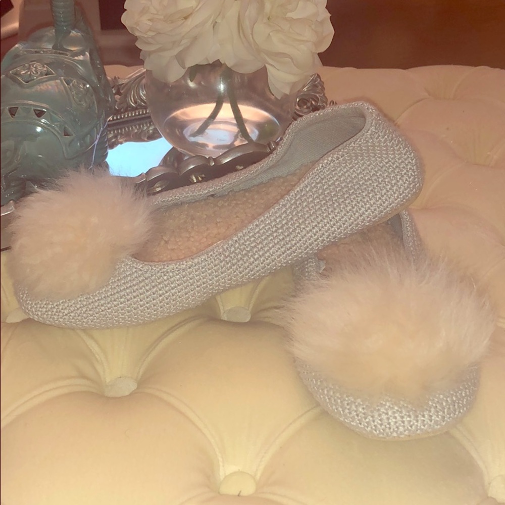 Women’s Ugg Pom Pom Slippers Size 8
